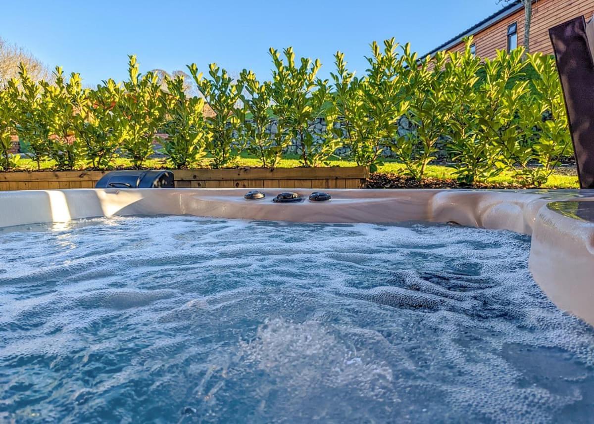 The Warrens At Foxtail Hotell Chirk Exteriör bild