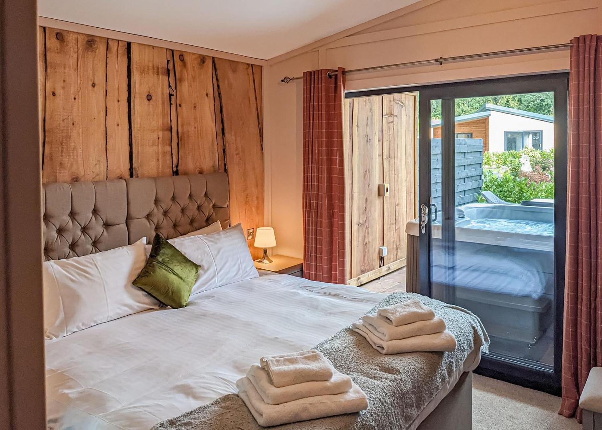 The Warrens At Foxtail Hotell Chirk Exteriör bild